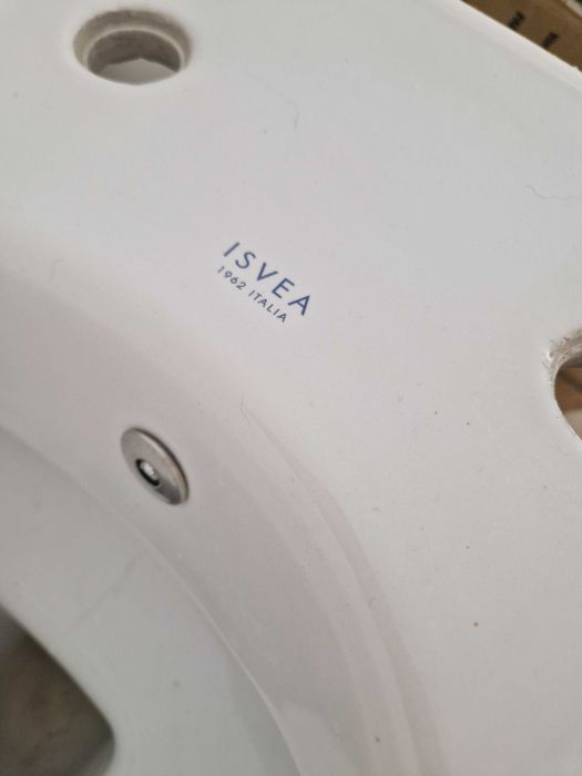 Vas toaleta Isvea cu bideu inclus