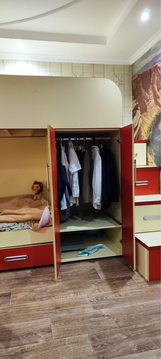 Двухярусная кровать