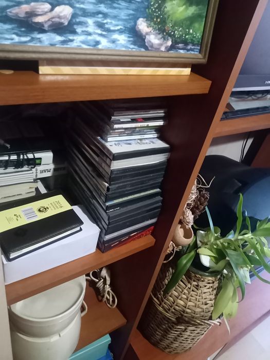 Дискове с филми и музика и музикални инструменти