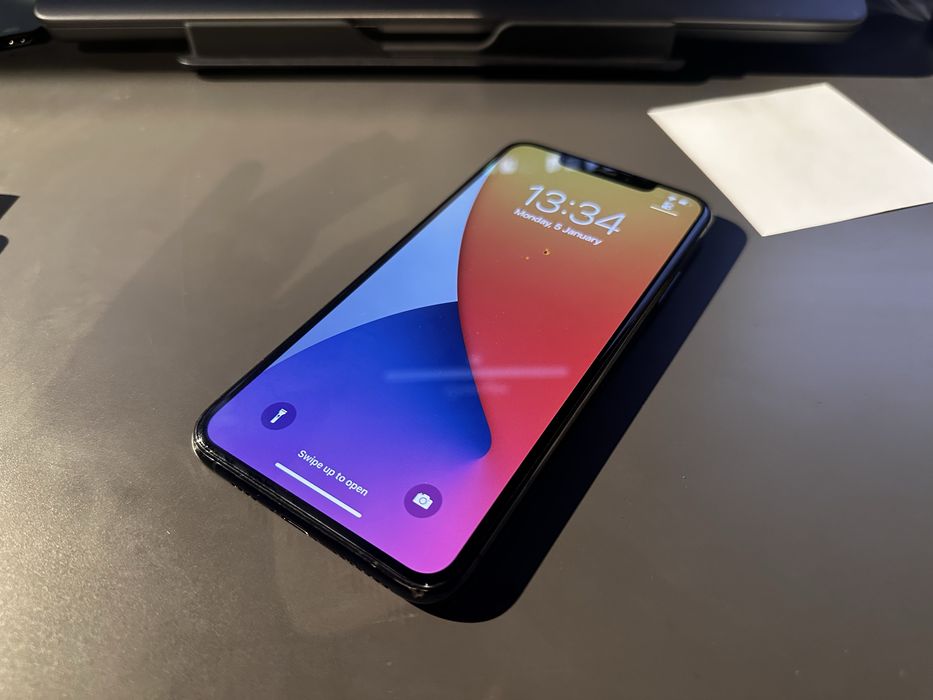 Apple iPhone 11 Pro Max – 64 GB