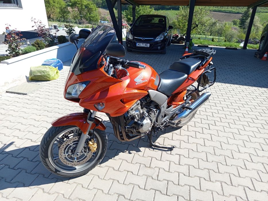 Vând Honda CBF 1000