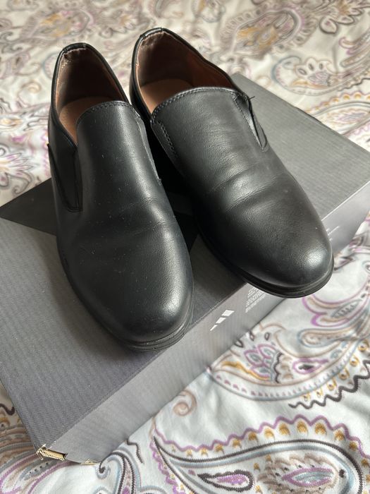 Продам туфли на мальчика