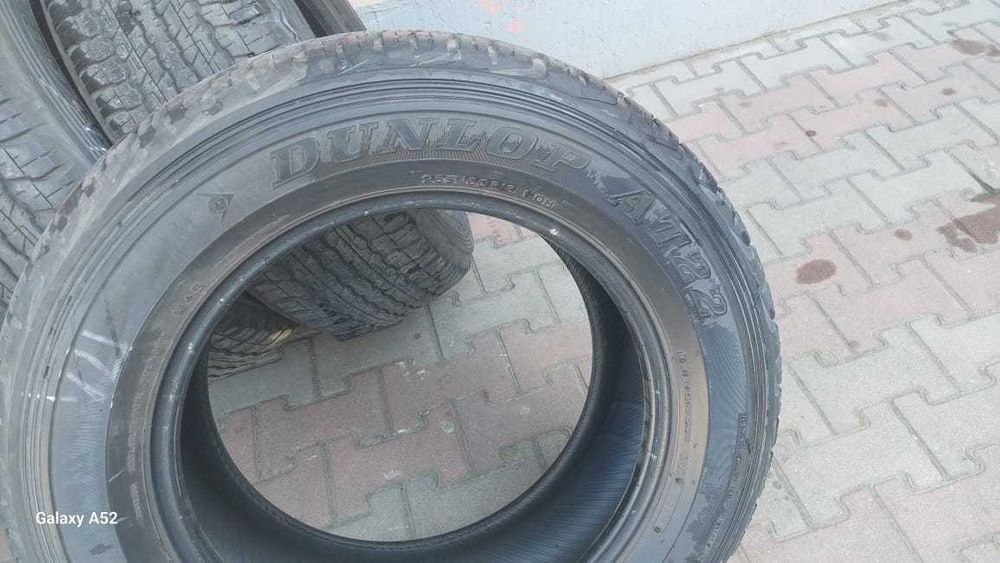 Продам комплект  ШИН
