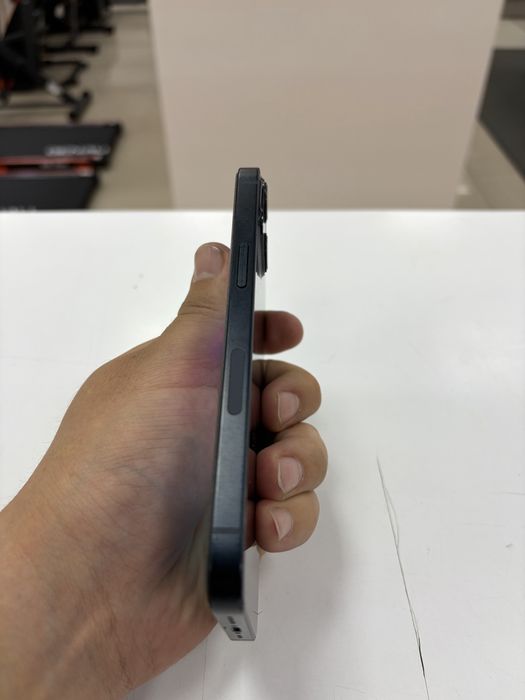 Продам iphone 13 128gb