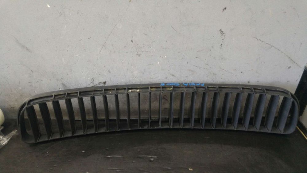 Grila centrala bara fata skoda fabia 2 5j0853677