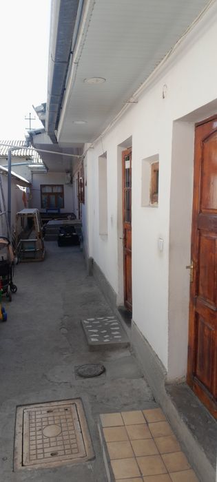 Uy sotiladi 2sotix 4ta xona