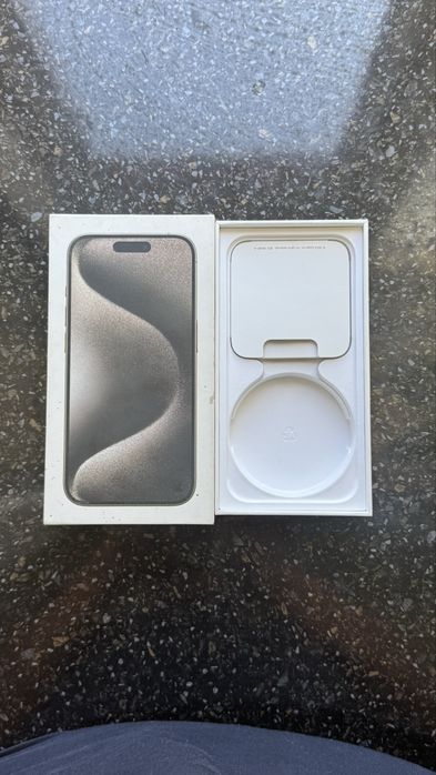 Iphone 15 pro каробка