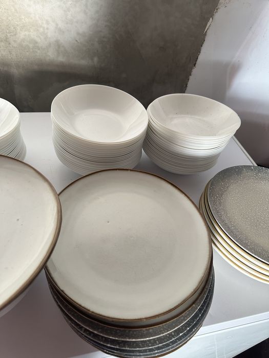 Vesela (boluri,farfurii,pahare,castroane