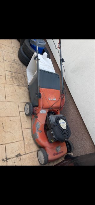 Masina de Tuns Iarba Husqvarna