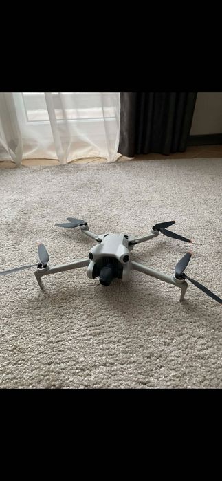 DJI mini 4 pro fly more combo с гаранция.