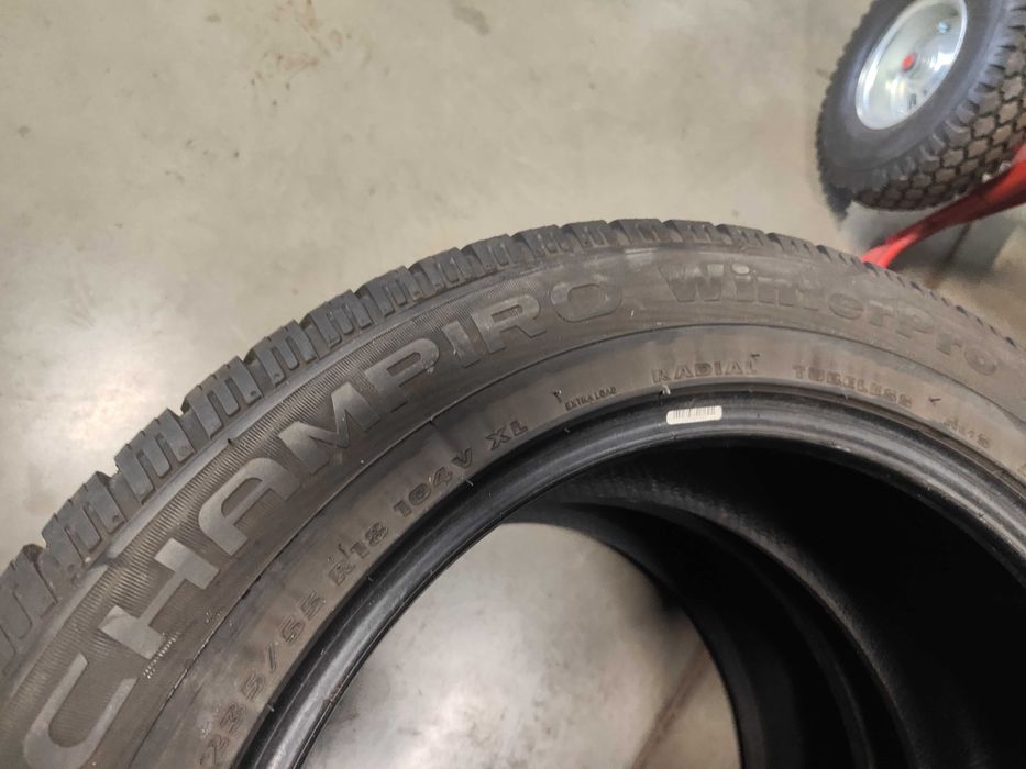 2бр.зимни гуми 235/55/18 GT Radial