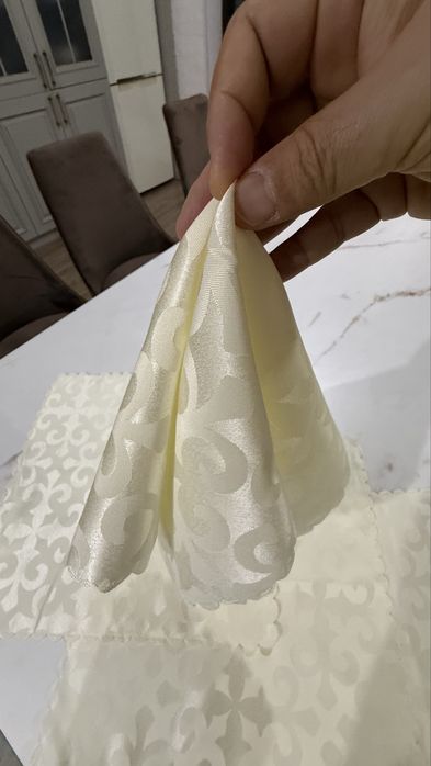 Скатерть и салфетки тканевые