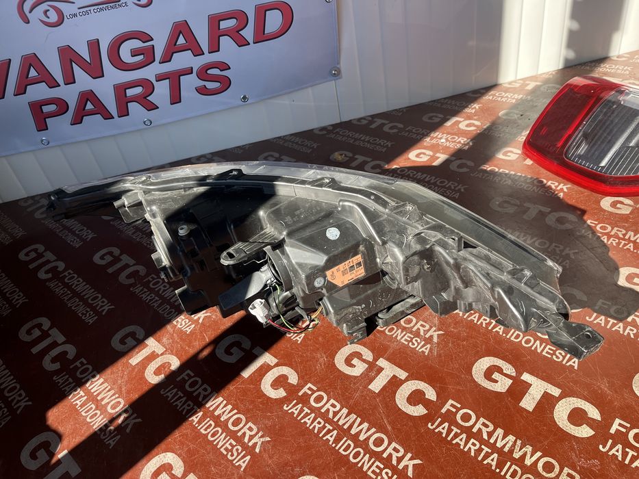 Фар Nissan Qashqai 2014-