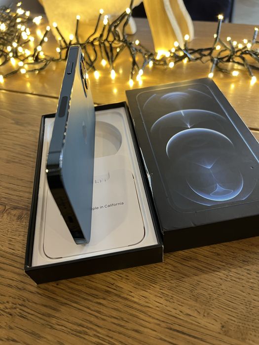 Телефона е със сменена оргинална батерия 100%  , процесор бета 256 гб