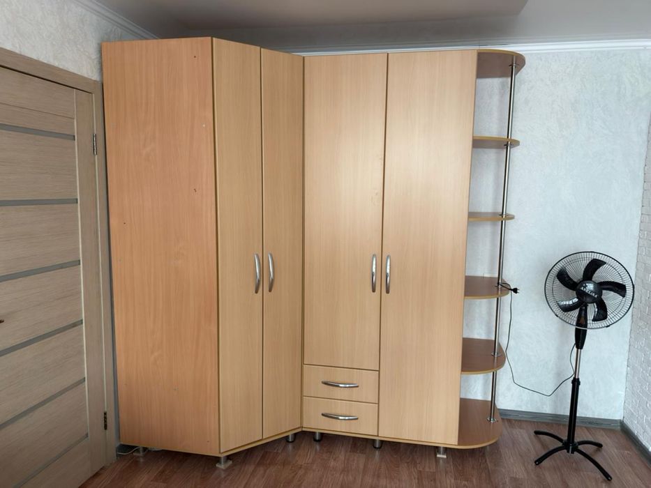 Продам угловой шкаф,в хорошем состоянии.