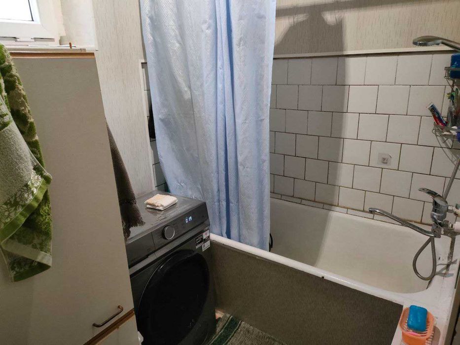 Квартира сотилади 1 этаж хамма шароити бор, 3/1/4