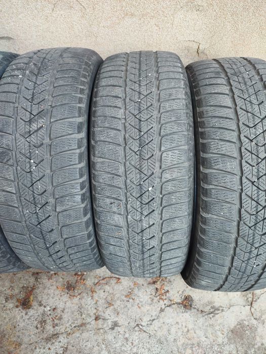 4 бр. 215/50/18 Зимни гуми Pirelli