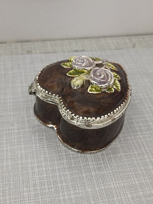 Продам красивую шкатулку