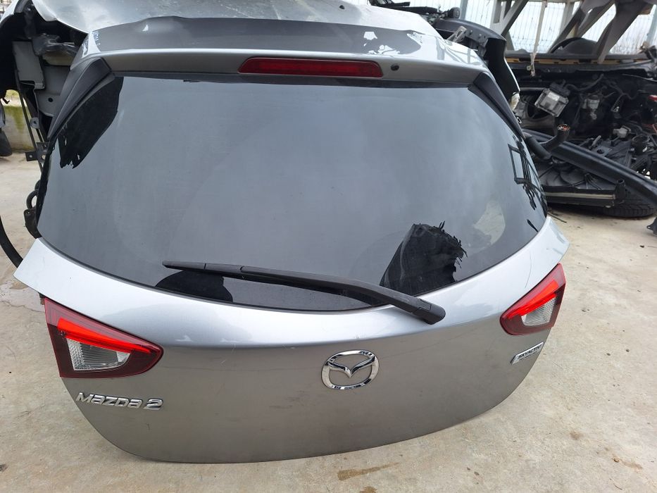 Врата багажник Mazda 2 hatchback  / Магда 2 хечбек 2016г.