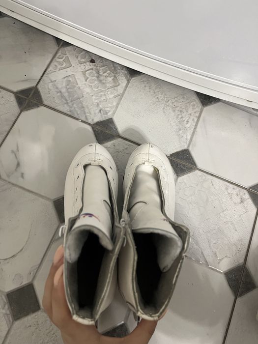 Продам коньки 34р