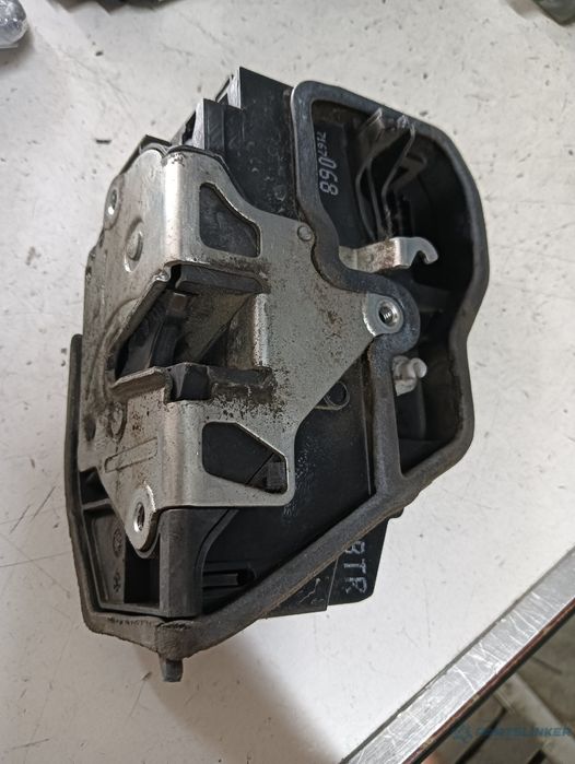 Broasca Usa Dreapta Fata Bmw X3 (E83N) [ 2003 - 2011 ] Oem 7167068