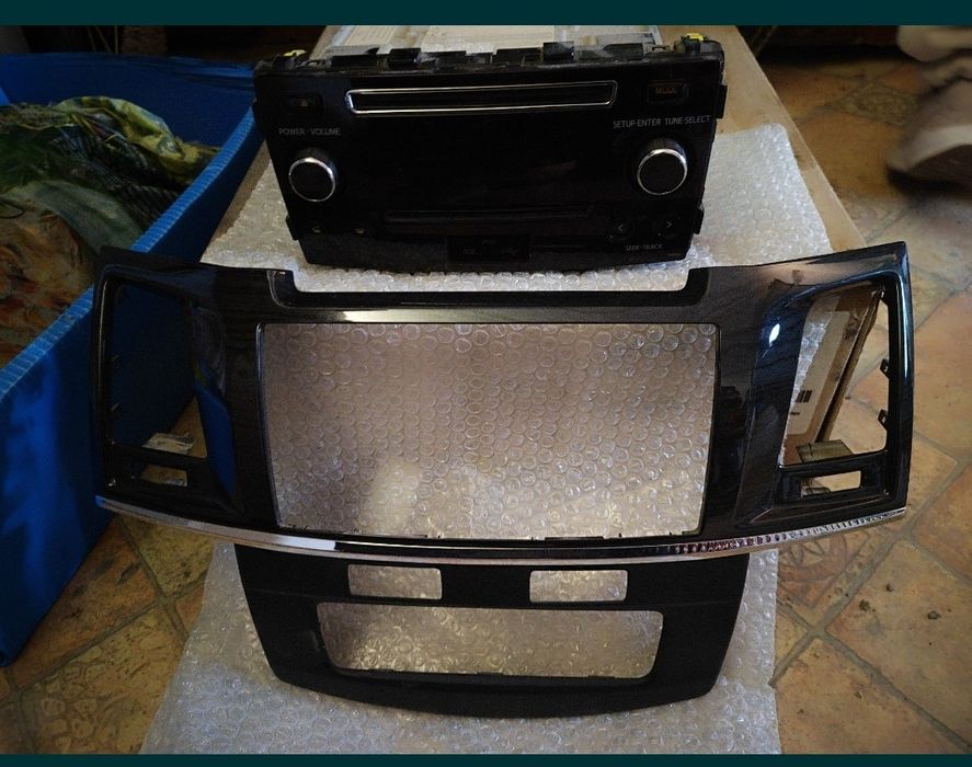 Магнитола с рамкой.