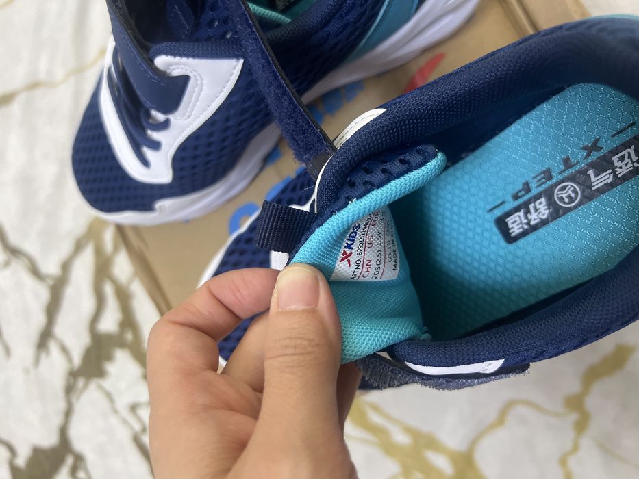 Продам кроссовкий хtep