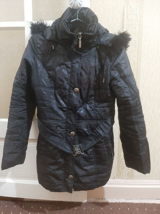 Куртка кузги жуда чиройли яна бошка нарсалар хам бор маькул болса