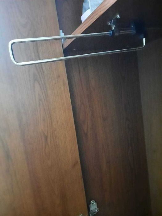 Шкаф в прихожую с зеркалом б/у