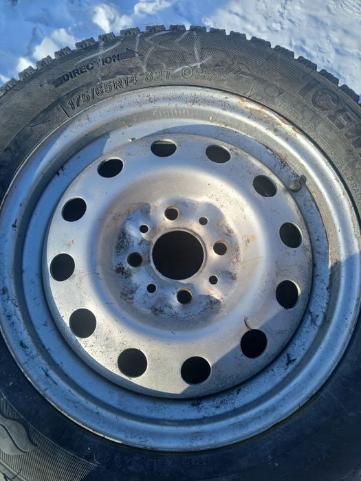 Продам резину вместе с дисками