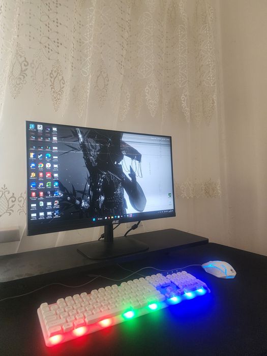 2E gaming monitor sotiladi B/U