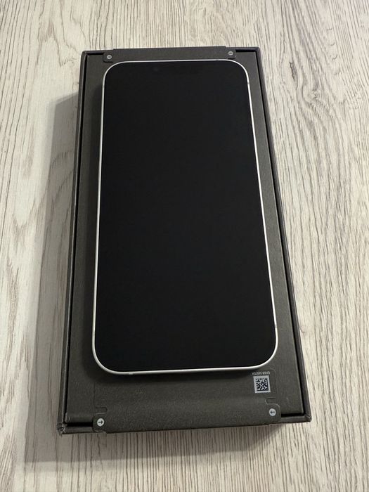 iPhone 16e White ca Nou!