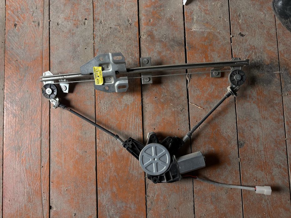 Стеклоподемник для ваз 2114