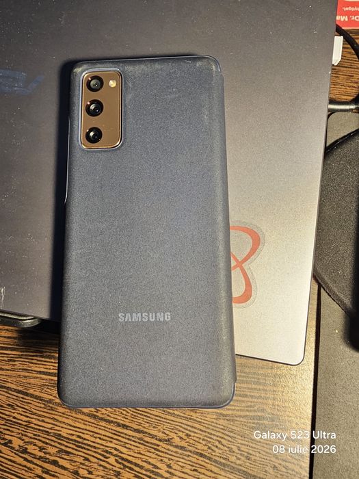 Vând telefon Samsung Galaxy S20 FE 4G, 128 GB, în stare foarte bună, complet funcțional.