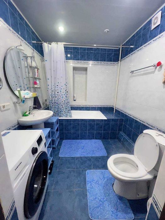 Ц-7, ЦУМ, 80 м², 3 комнаты, кирпич