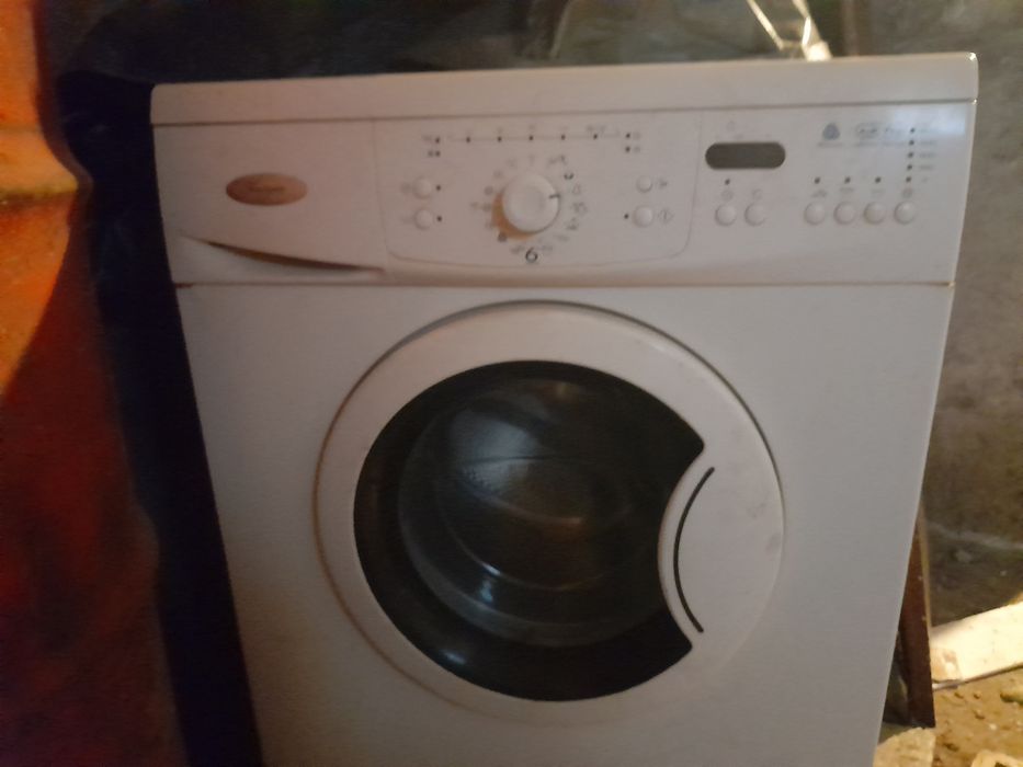 Пералня Whirpool цяла за 30лв.