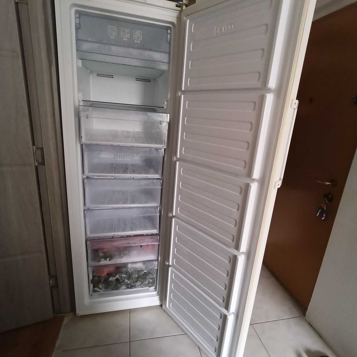 Congelator BEKO Înălțime 1,84