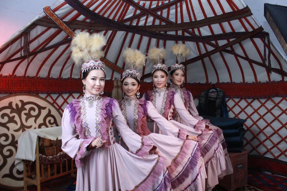 Танцевальный ансамбль,танцы на той,шоу баллет