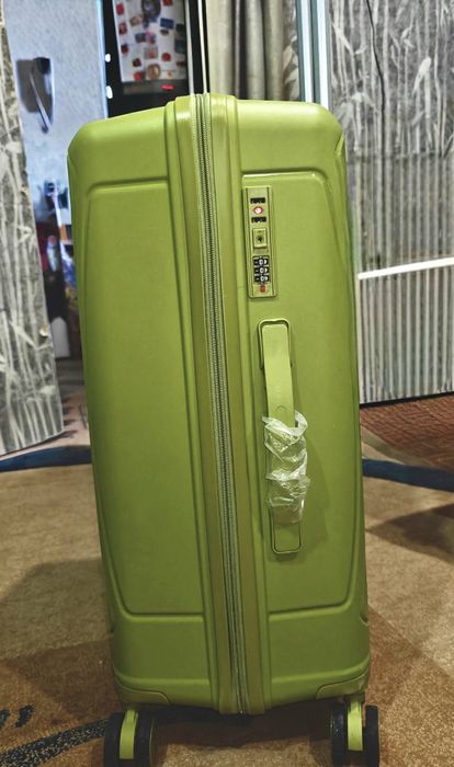 Продам чемодан в идеальном состоянии