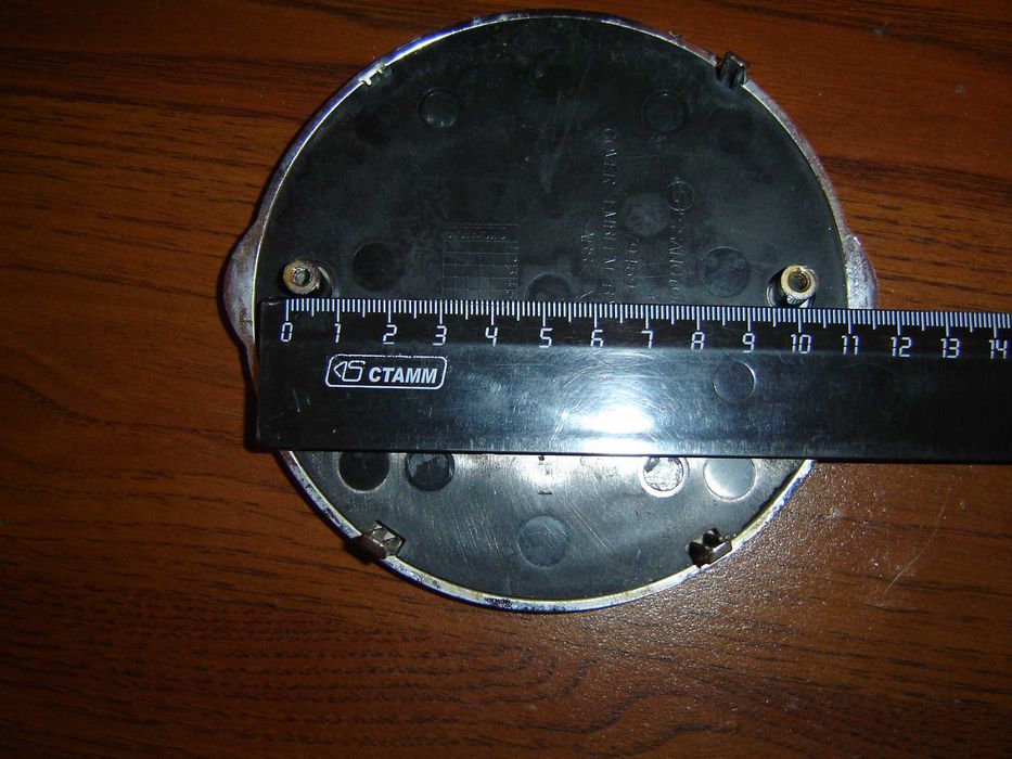 эмблему на решетку радиатора Ssangyong