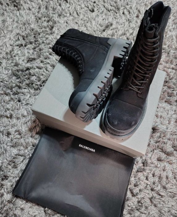 Balenciaga strike boot