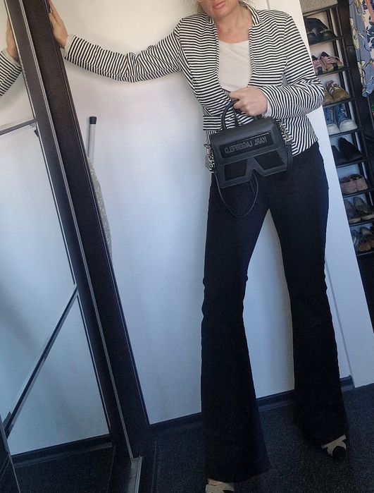 Jeansi evazati, Pull&bear