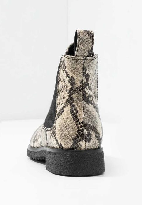 CLARKS Griffin Plaza ОРИГИНАЛНИ дамски боти/челси 39/25см