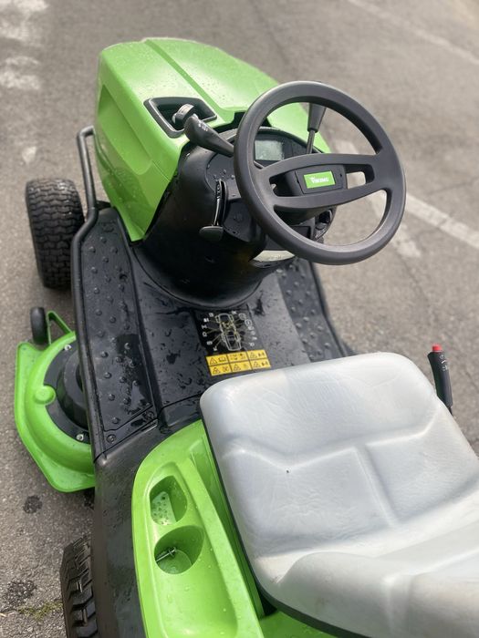 Tractoras de tuns iarba gazon Viking T6 3 cutite