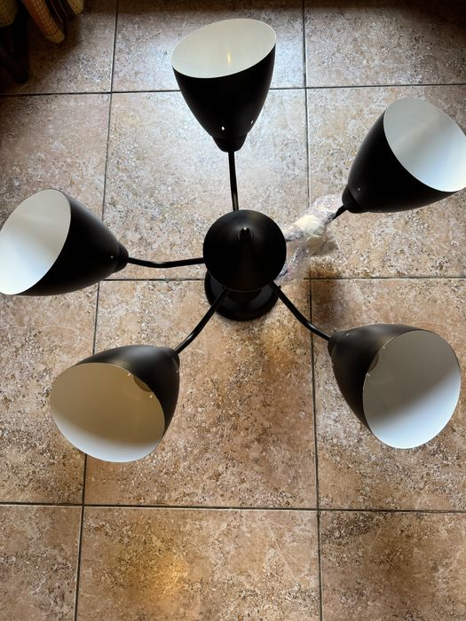 Продам люстру в хорошем состоянии