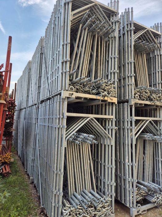 De Închiriat schela metalică