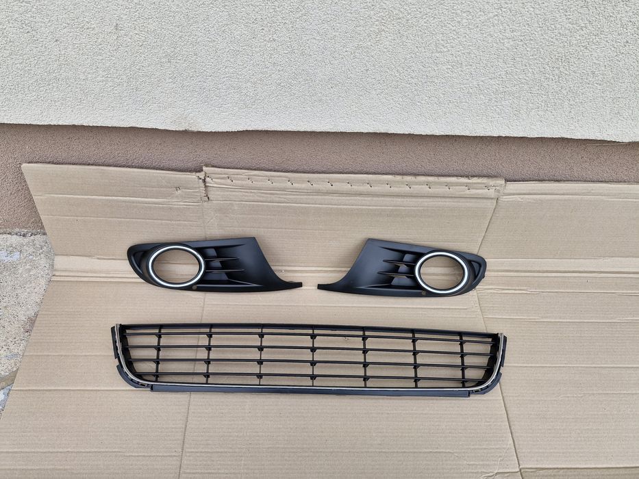 Grila grile  Vw Golf 6 hackback si combi 2008-2012
