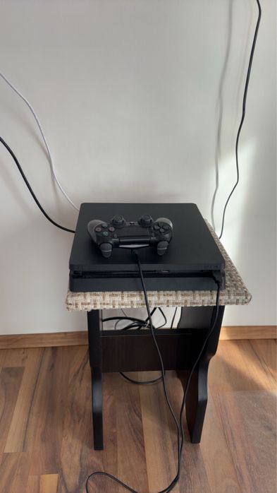 Pachet PS4 Slim + 10 Jocuri Top (Spider-Man, GTA V, FC 24) + 3 Manete