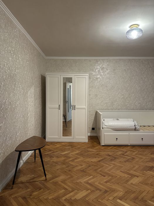 Inchiriez apartament cu 1 camera in zona Fabrica de Bere