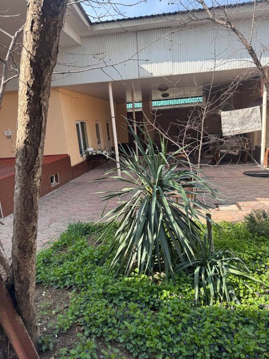 Assalomu alaykum Uy sotiladi 3 sotix 4 xona yunusobot tumani otchopar